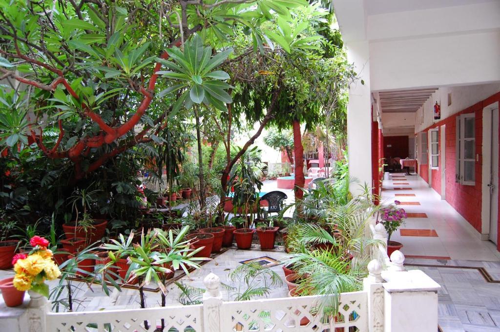 Tourist Rest House Hotel Agra  Exterior photo